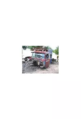 FORD L9000 Cab Clip