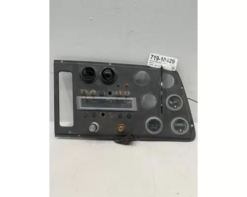 FORD L9000 Dash Assembly
