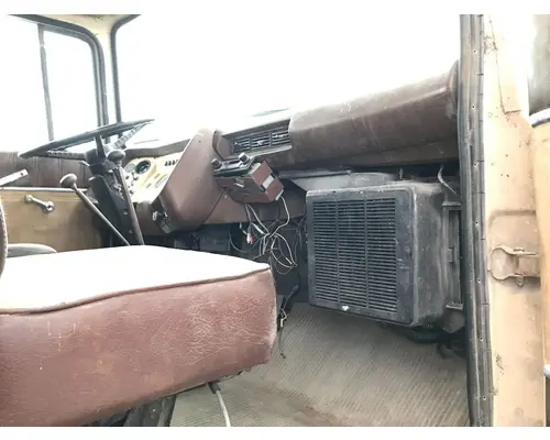 FORD L9000 Dash Assembly