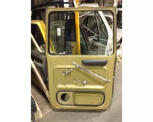 FORD L9000 Door Assembly