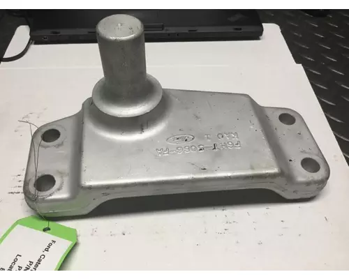 FORD L9000 Engine Mounts