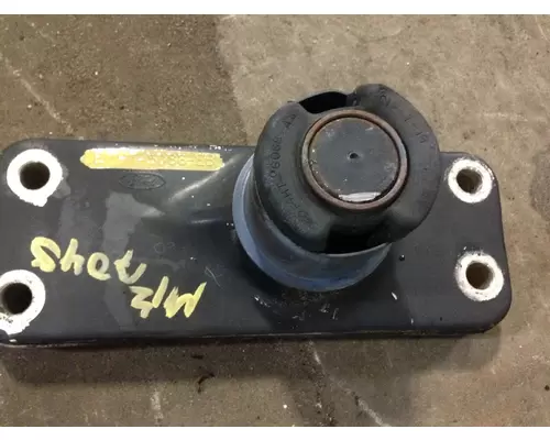 FORD L9000 Engine Mounts