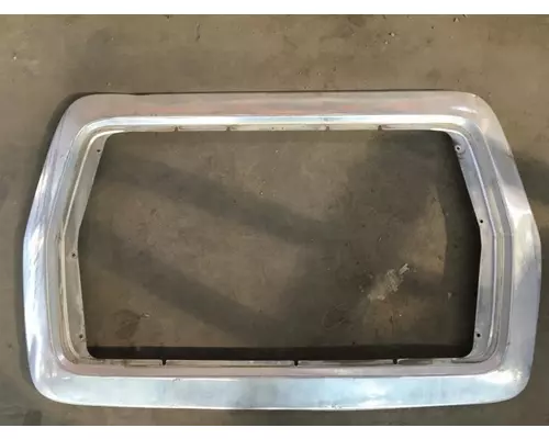 FORD L9000 Grille