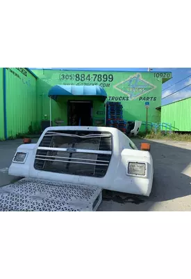 FORD L9000 Hood