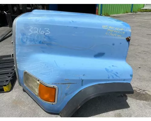 FORD L9000 Hood