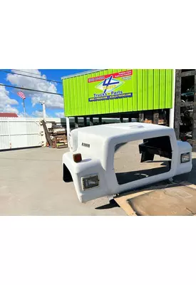 FORD L9000 Hood