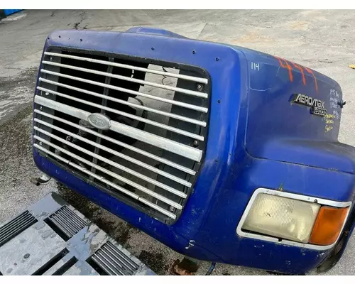 FORD L9000 Hood