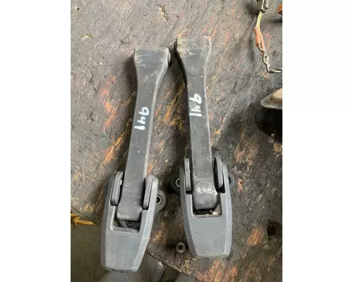 FORD L9000 Hood