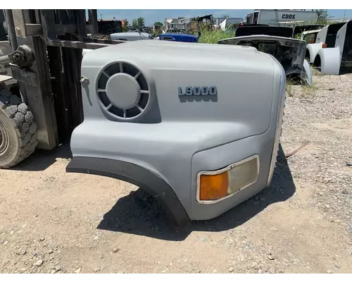 FORD L9000 Hood