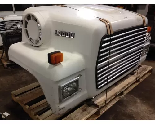 FORD L9000 Hood