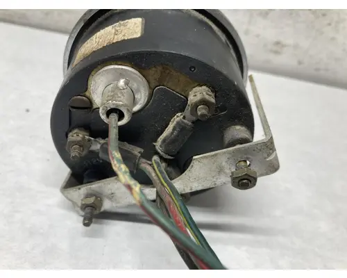 FORD L9000 Instrument Cluster