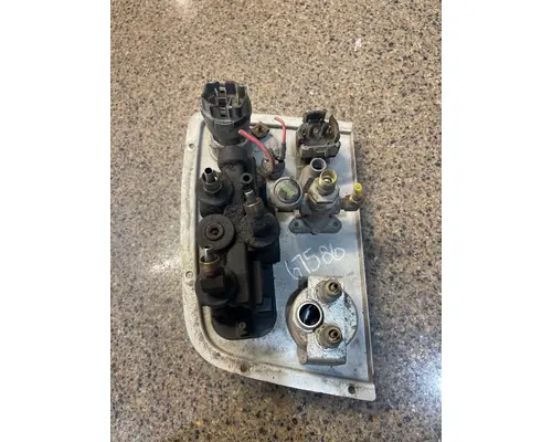 FORD L9000 Instrument Cluster