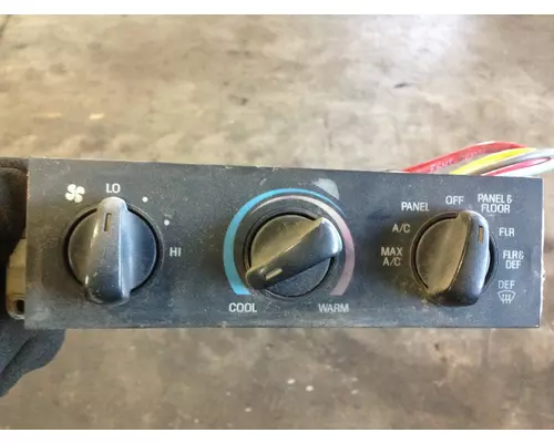 FORD L9513 LOUISVILLE 113 Temperature Control