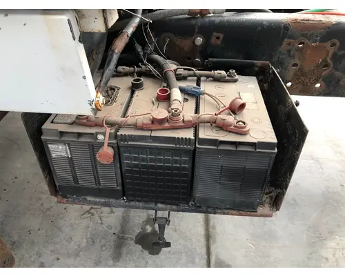 FORD LA8000 AERO MAX 106 Battery Box