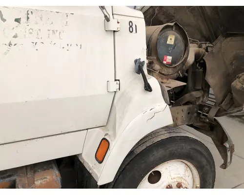 FORD LA8000 AERO MAX 106 Fender