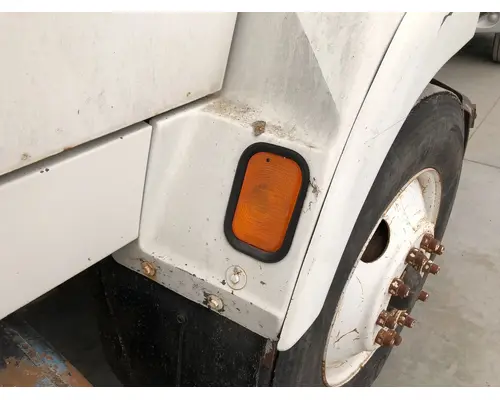 FORD LA8000 AERO MAX 106 Fender