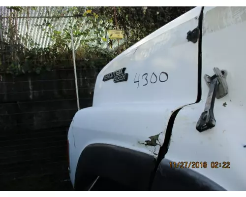 FORD LA9000 HOOD