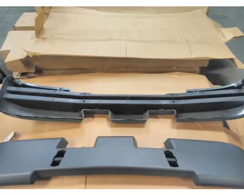FORD LCF450 BUMPER ASSEMBLY, FRONT