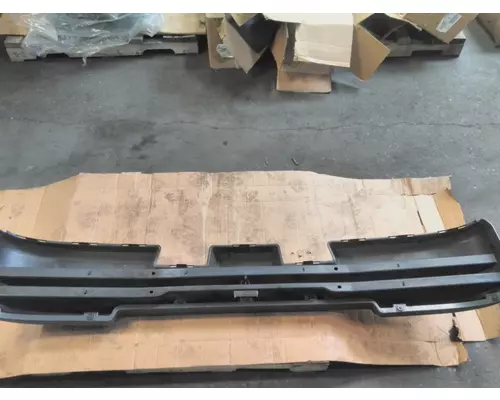 FORD LCF450 BUMPER ASSEMBLY, FRONT