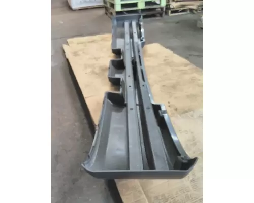 FORD LCF450 BUMPER ASSEMBLY, FRONT