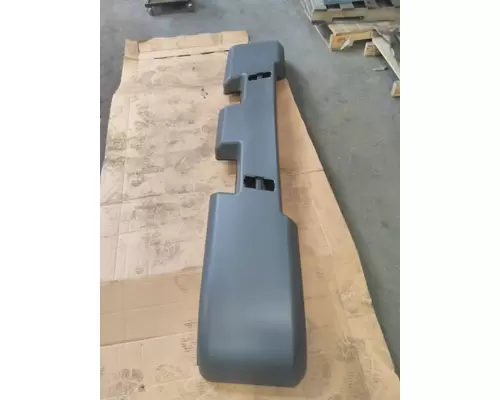 FORD LCF450 BUMPER ASSEMBLY, FRONT