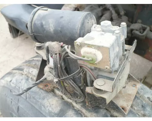 FORD LN7000 AIR COMPRESSOR