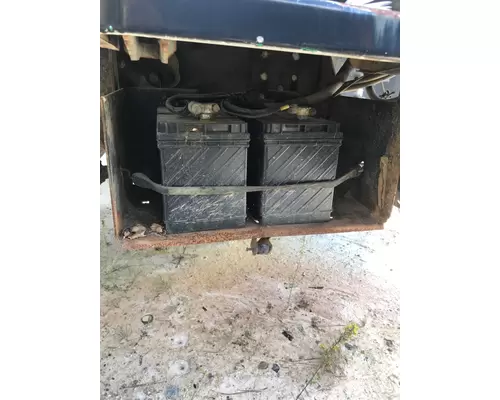 FORD LN8000 Battery Box