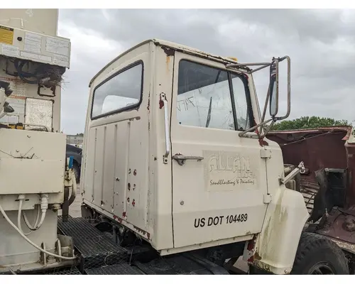 FORD LN8000 Cab Assembly