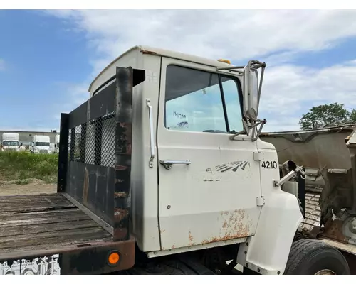 FORD LN8000 Cab Assembly