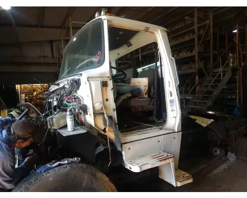 FORD LN8000 Cab