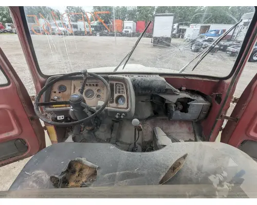 FORD LN8000 Dash Assembly