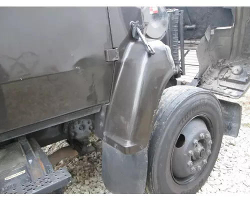 FORD LN8000 FENDER EXTENSION