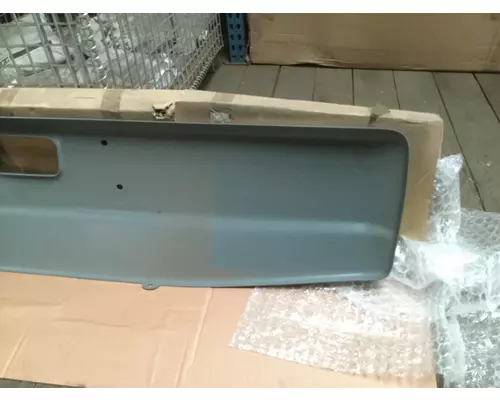 FORD LN9000 BUMPER ASSEMBLY, FRONT