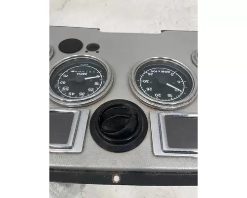 FORD LN9000 Instrument Cluster