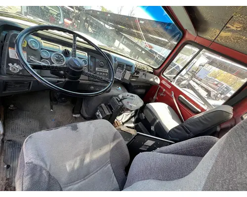 FORD LNT8000 Cab Mount