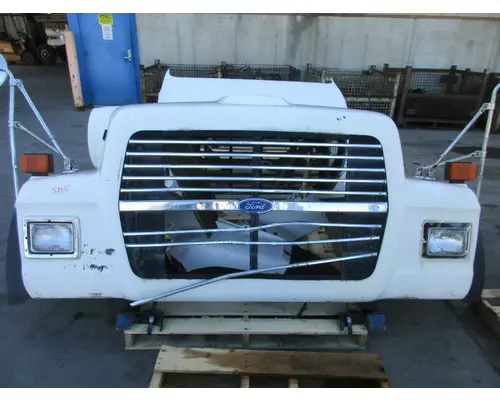 FORD LNT8000 Hood