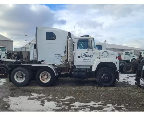 FORD LNT9000 Complete Vehicle