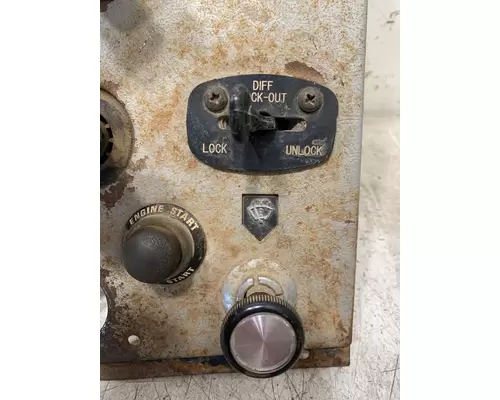 FORD LNT9000 Dash  Console Switch
