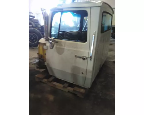 FORD LS8000 CAB