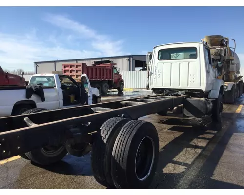 FORD LS8000 WHOLE TRUCK FOR PARTS