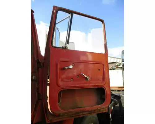 FORD LT9000 DOOR ASSEMBLY, FRONT