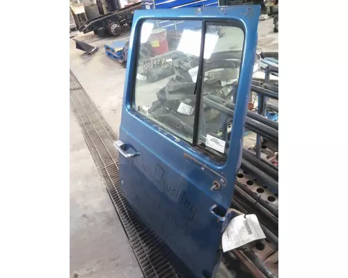FORD LT9000 DOOR ASSEMBLY, FRONT