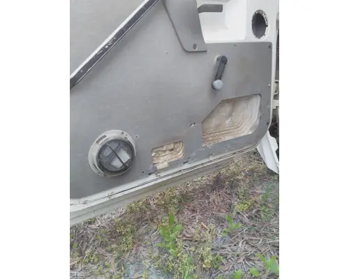 FORD LT9501 DOOR ASSEMBLY, FRONT