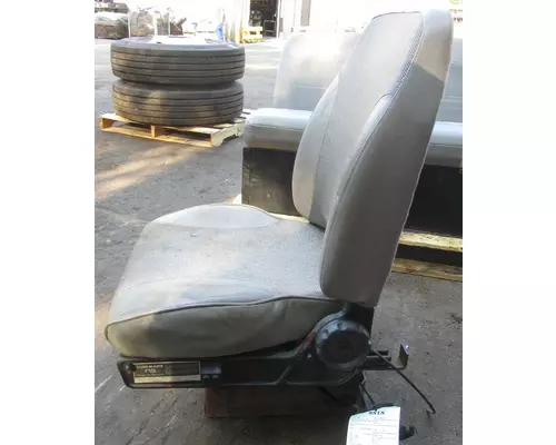 FORD LT9513 LOUISVILLE 113 Seat, Front