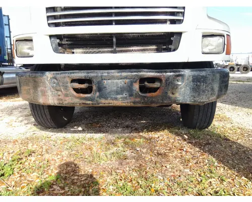 FORD LT9513 BUMPER ASSEMBLY, FRONT