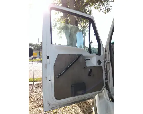 FORD LT9513 DOOR ASSEMBLY, FRONT
