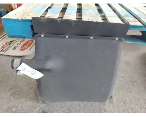 FORD LTL9000 FENDER, QUARTERHALF REAR