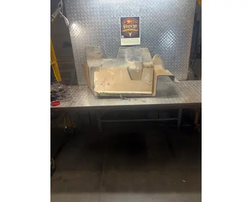 FORD LTL9000 Inner Fender