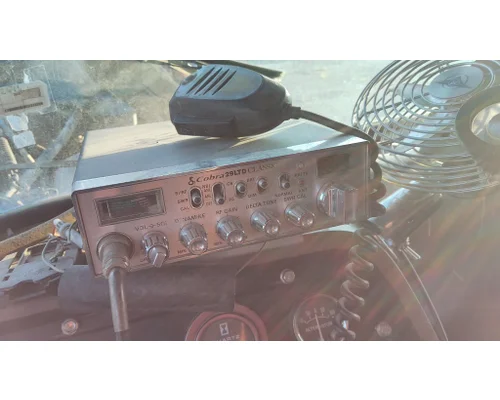 FORD LTL9000 RADIO AV EQUIPMENT