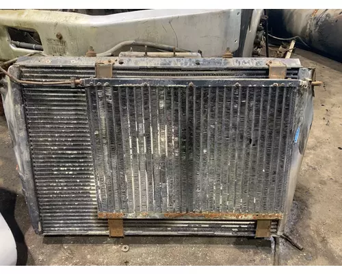 FORD LTLA9000 AERO MAX 120 Radiator